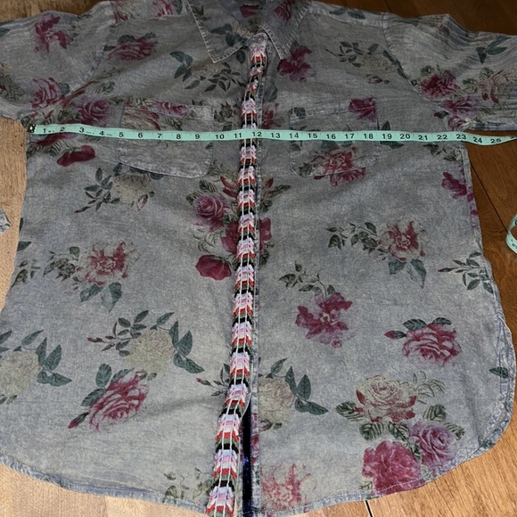 Magazine floral print embroidered lightweight button down shirt - Picture 4 of 10